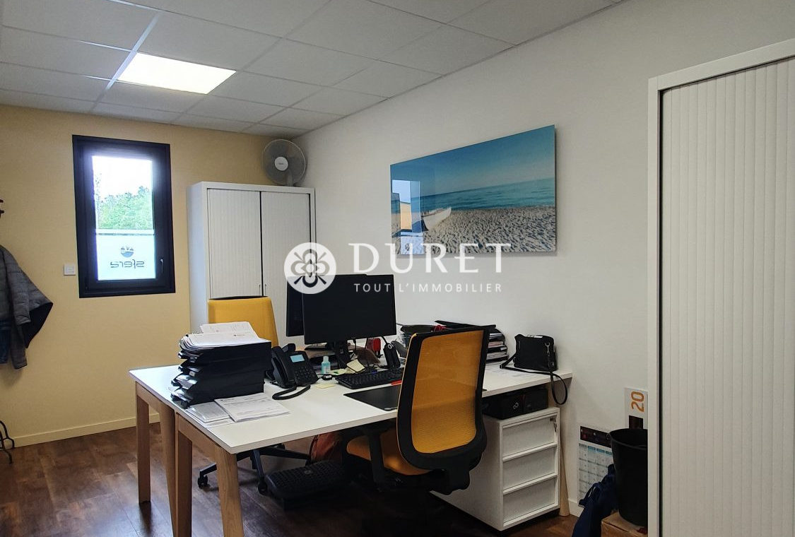 Louer Bureau Bureau, La Roche-sur-Yon 148 m2 - LP1022-DURET