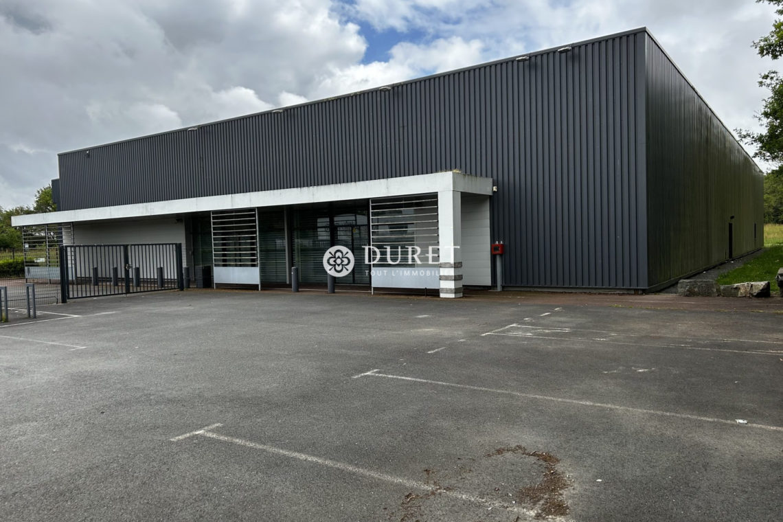 Louer Local commercial Local commercial, Montaigu-Vendée 1300 m2 - LP1604-DURET