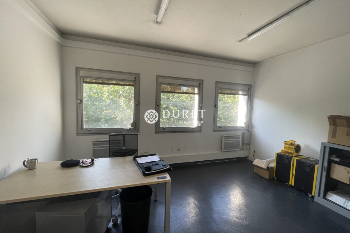 Louer Bureau Bureau, La Roche-sur-Yon 56 m2 - LP1703-DURET