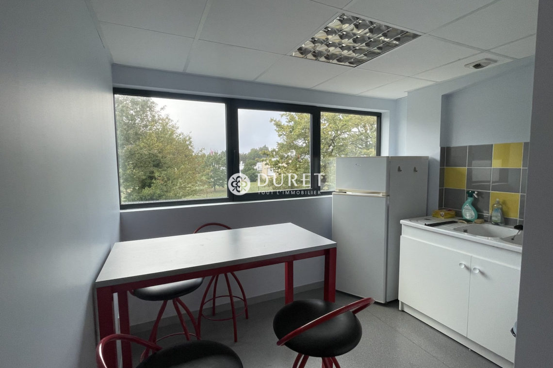 Louer Bureau Bureau, La Roche-sur-Yon 150 m2 - LP1088-DURET