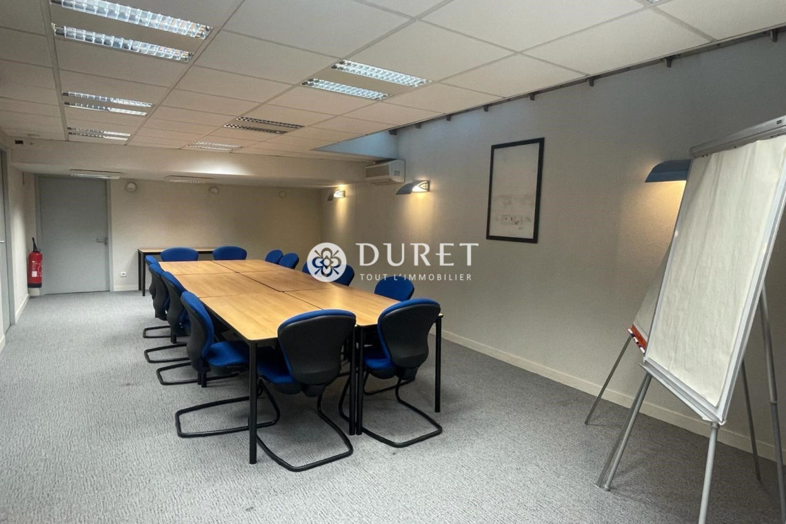 Louer Local commercial Local commercial, La Roche-sur-Yon 150 m2 - LP2024-DURET