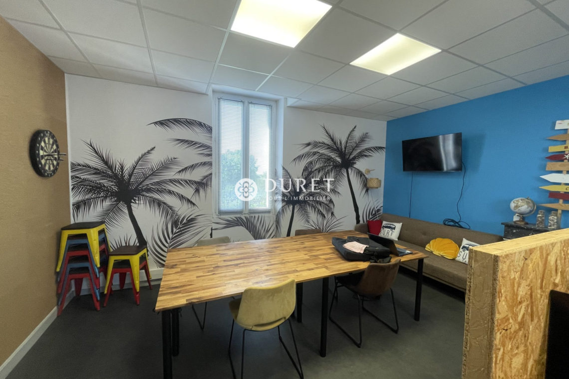 Louer Bureau Bureau, La Roche-sur-Yon 130 m2 - LP2103-DURET