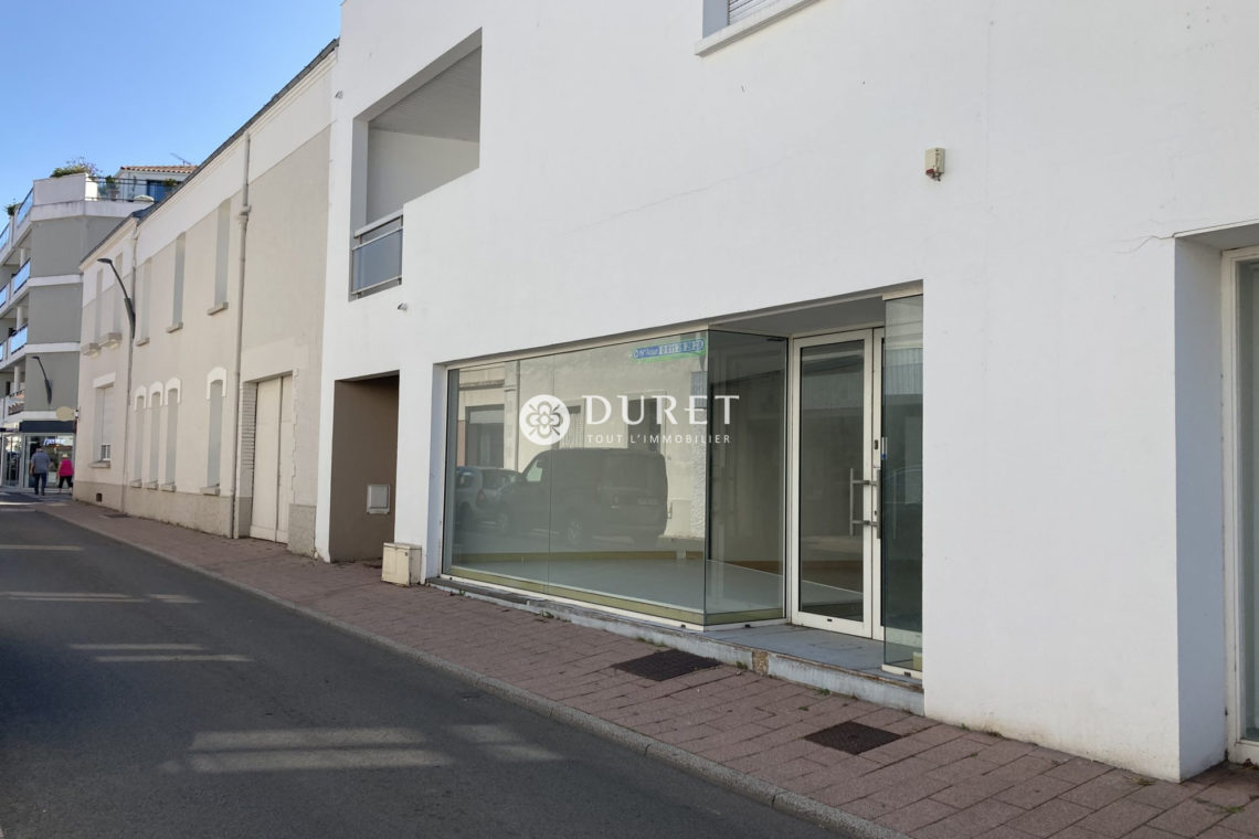 Louer Local commercial Local commercial, Challans 155 m2 - LP2121-DURET