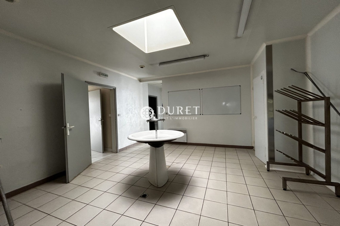 Acheter Local professionnel Local professionnel, Chanverrie 1200 m2 - VP2212-DURET