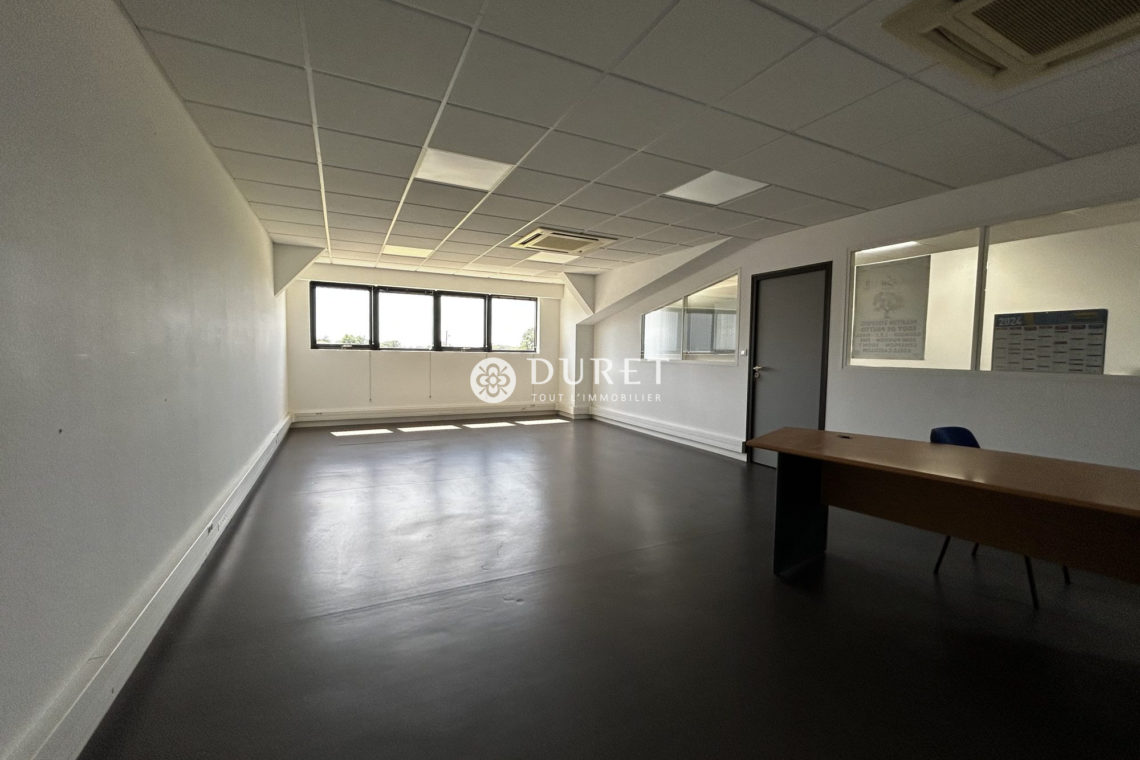 Louer Bureau Bureau, Les Landes-Genusson 536 m2 - LP2208-DURET