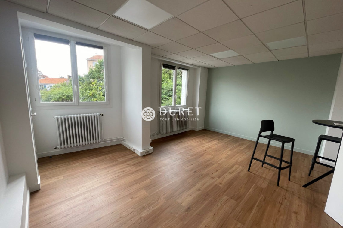 Louer Bureau Bureau, La Roche-sur-Yon 50 m2 - LP2242-DURET