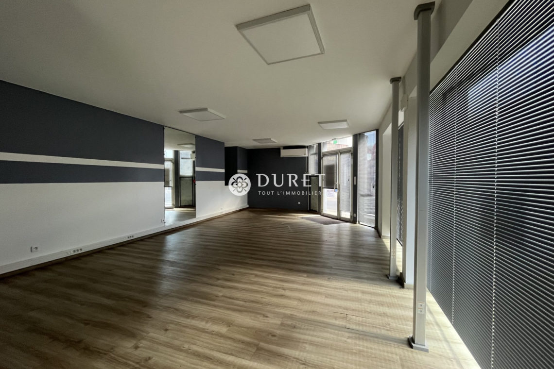 Louer Local commercial Local commercial, Challans 70 m2 - LP2043-DURET