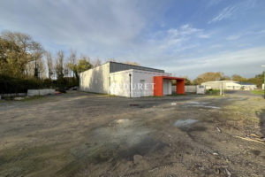 Local industriel, Saint-Urbain 350 m2