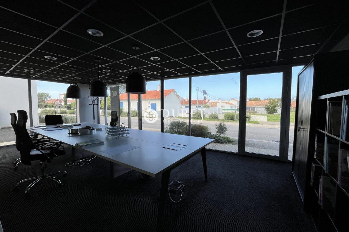 Louer Local commercial Local commercial, Saint-Gilles-Croix-de-Vie 160 m2 - LP2357-DURET