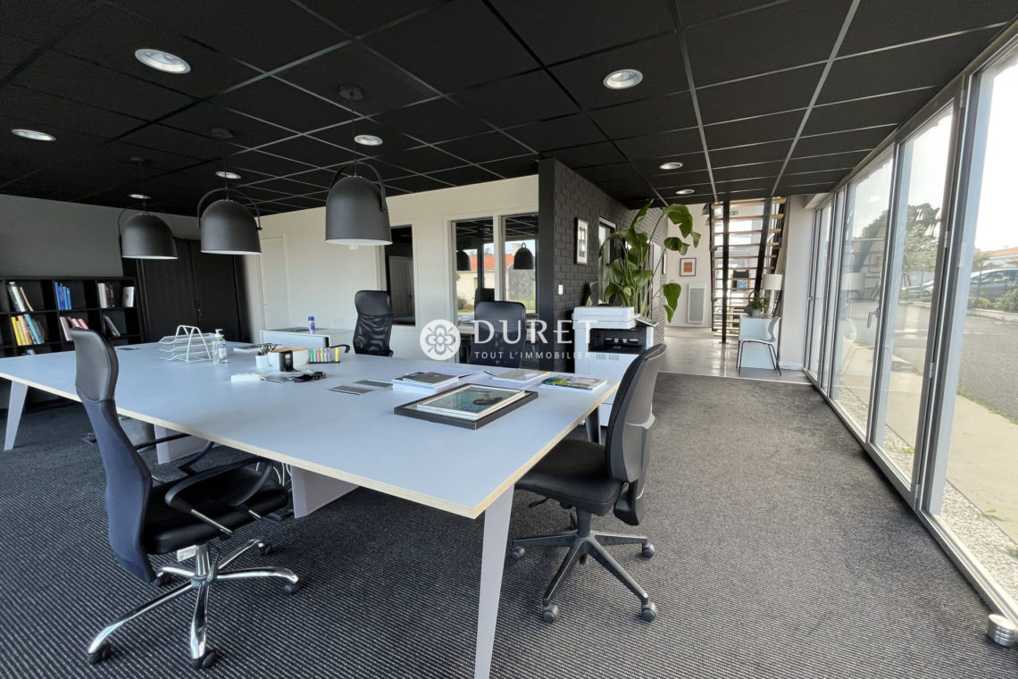 Louer Local commercial Local commercial, Saint-Gilles-Croix-de-Vie 160 m2 - LP2357-DURET