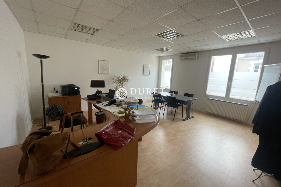 Louer Bureau Bureau, La Roche-sur-Yon 110 m2 - LP2372-DURET