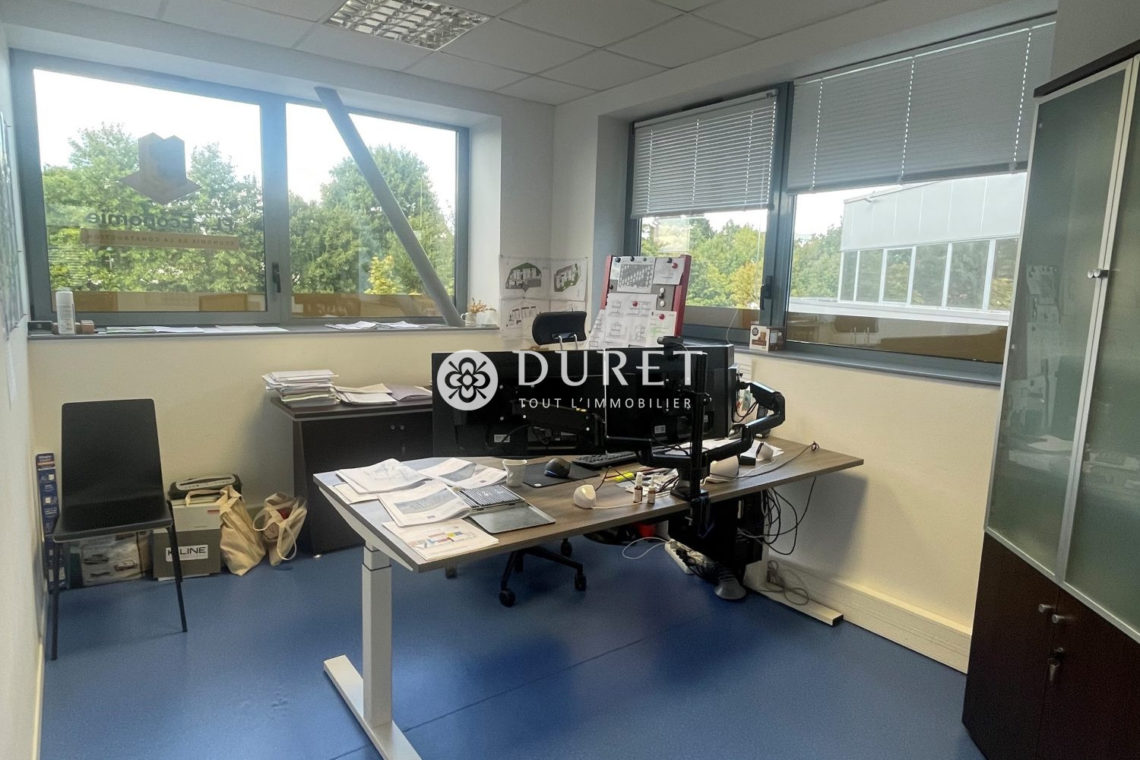 Louer Bureau Bureau, La Roche-sur-Yon 136 m2 - LP2332-DURET