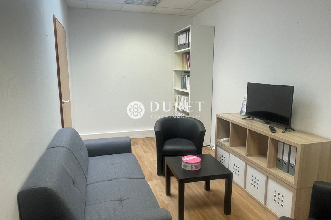 Louer Bureau Bureau, La Roche-sur-Yon 136 m2 - LP2332-DURET