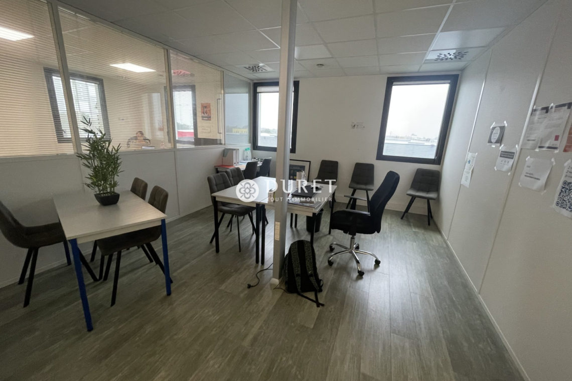 Louer Bureau Bureau, La Roche-sur-Yon 180 m2 - LP2409-DURET