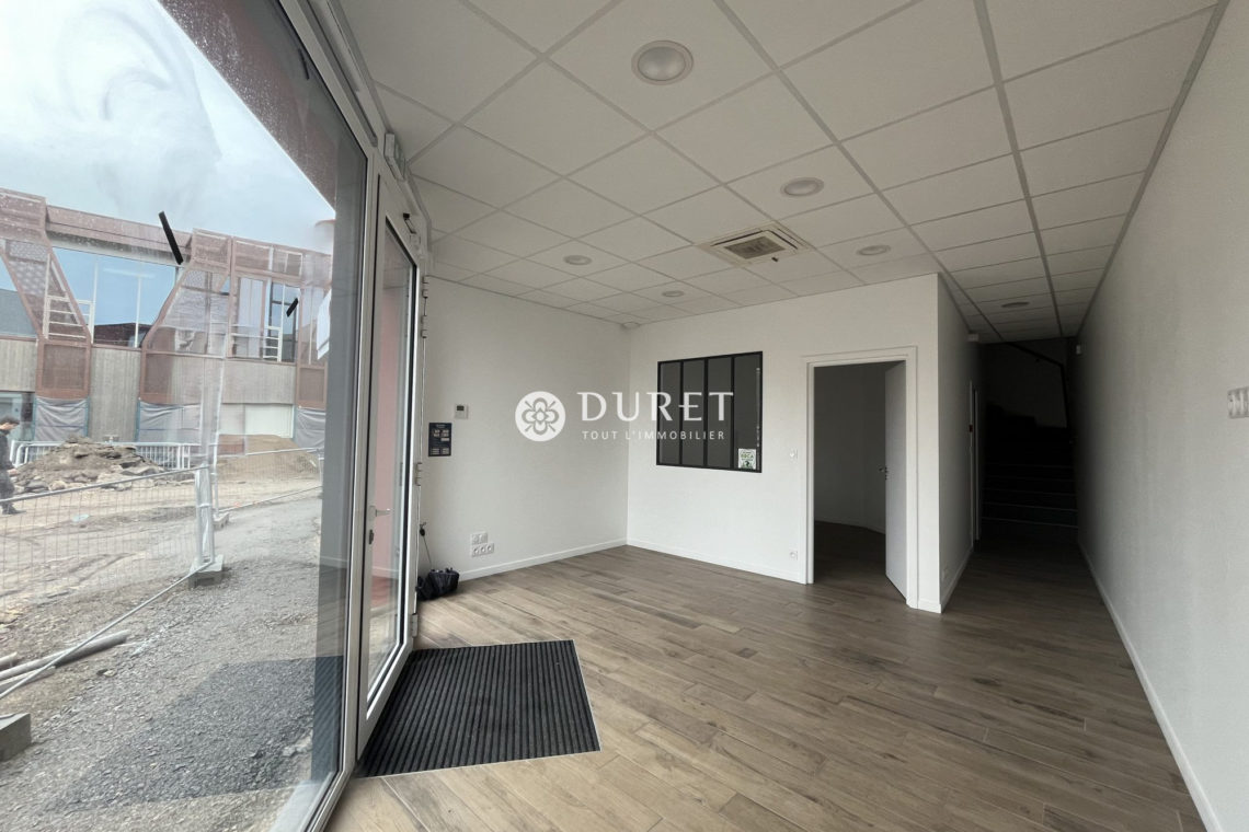 Louer Local commercial Local commercial, Challans 81 m2 - LP2342-DURET